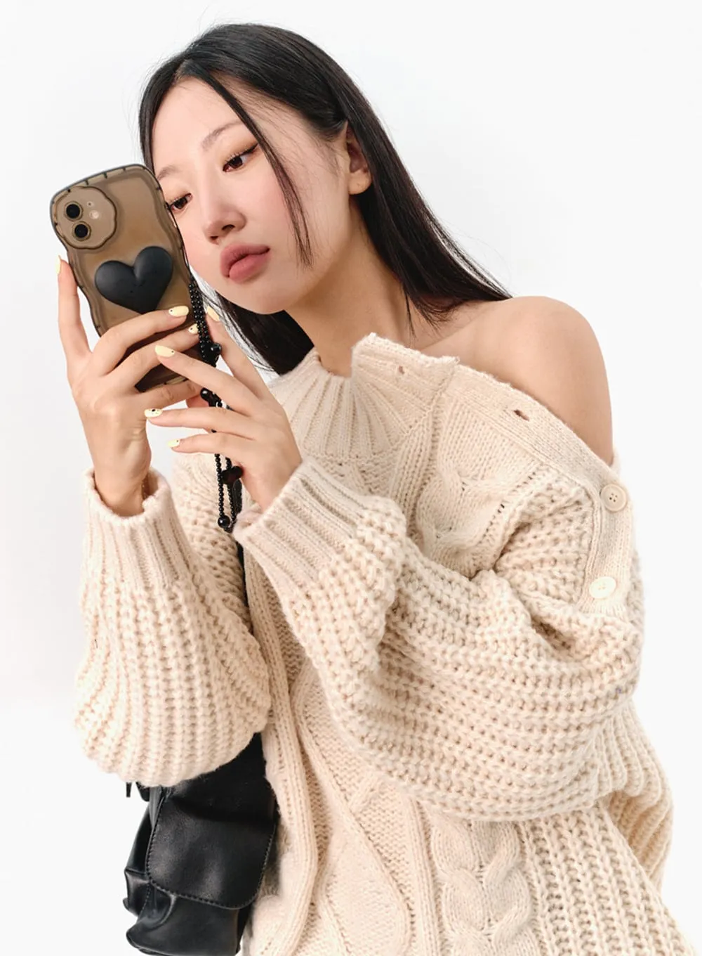 Cable Knit Buttoned Sweater IS301